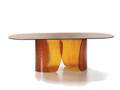 BLUR DINING TABLE
